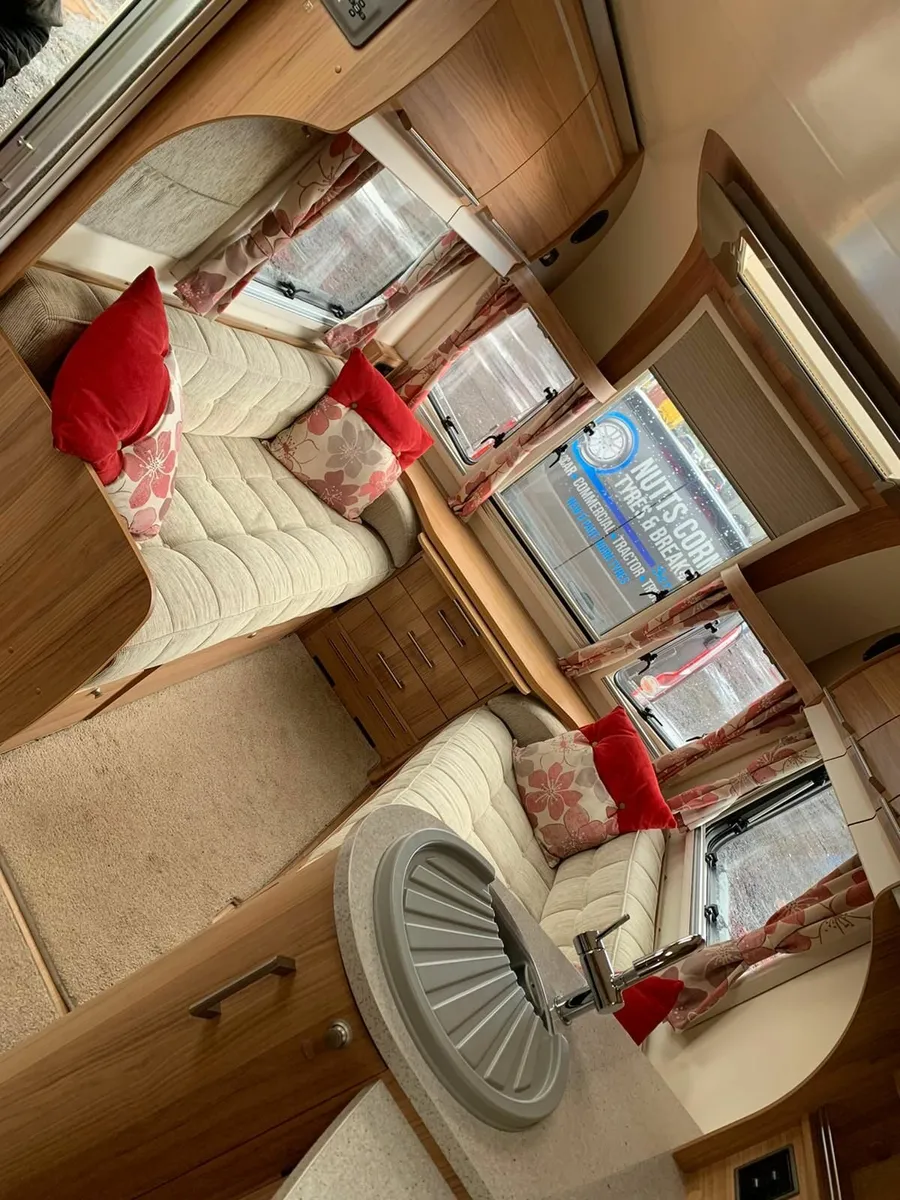 Bailey Unicorn 2014 Twin Axle, 4/5 berth - Image 2