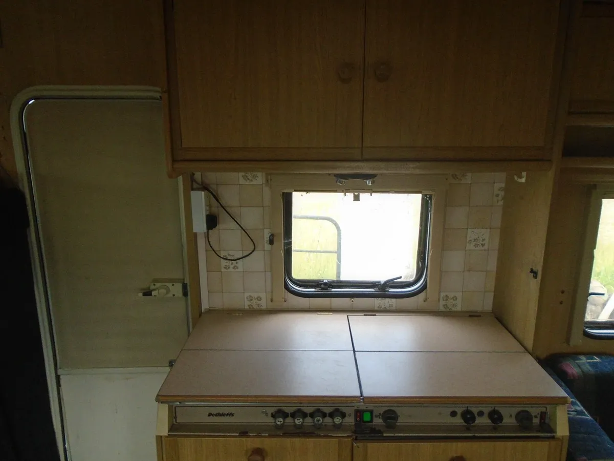 5/6 Berth Fiat Ducato Motor Home - Image 2