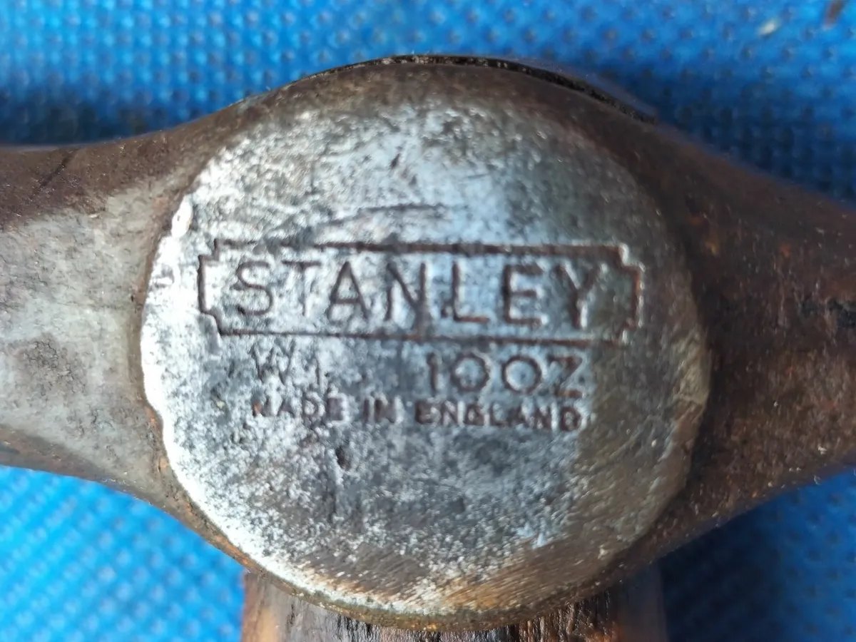 Stanley 10oz Warrington Hammer - Image 3