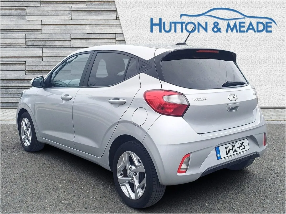Hyundai i10 Delux Auto 1.0 Petrol 5dr - Image 3