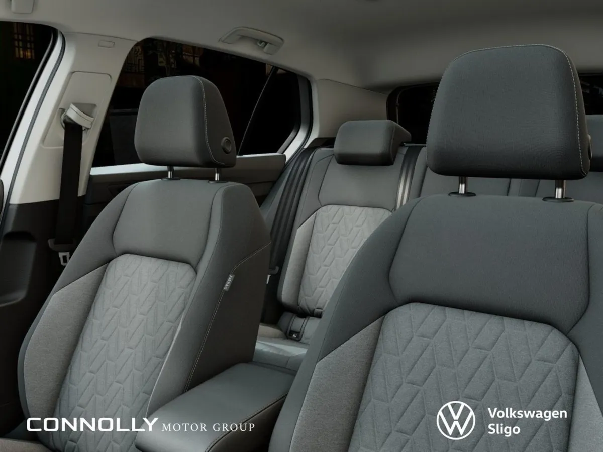 Volkswagen Golf Edition 75 2.0tdi 116HP - Image 3