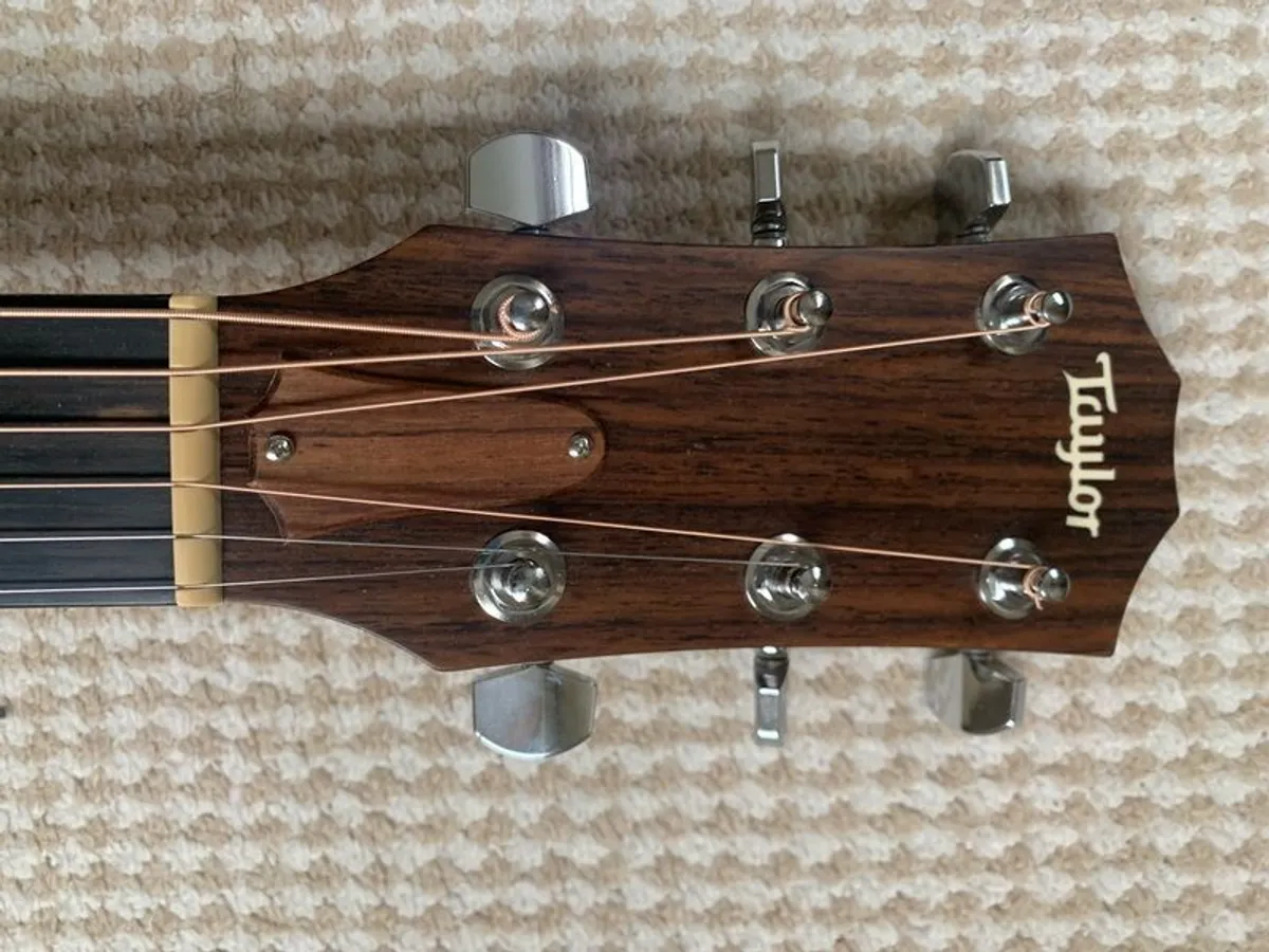 Taylor 310 guitar - Image 3