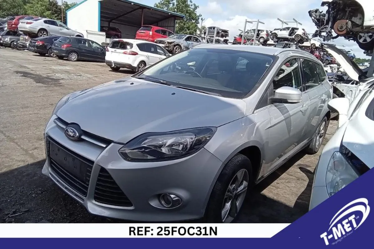 2012 FORD FOCUS BREAKING FOR PARTS - Image 3