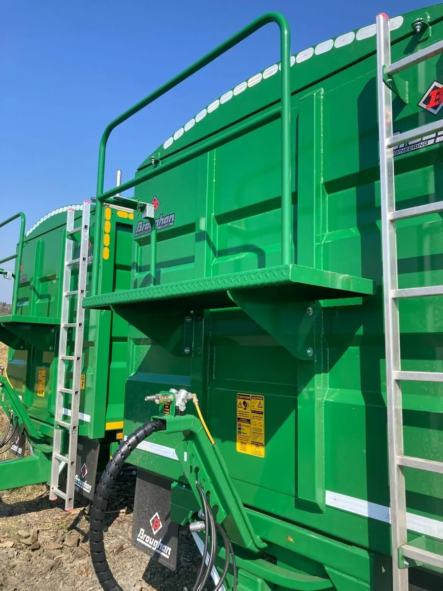 2 x 20ft Broughan Grain Trailers. - Image 4