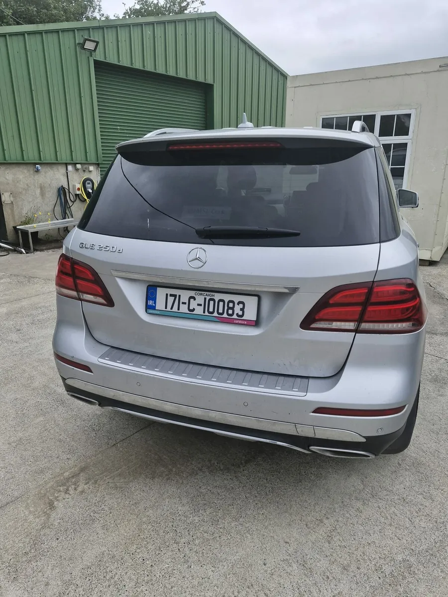 Mercedes GLE250D - Image 2