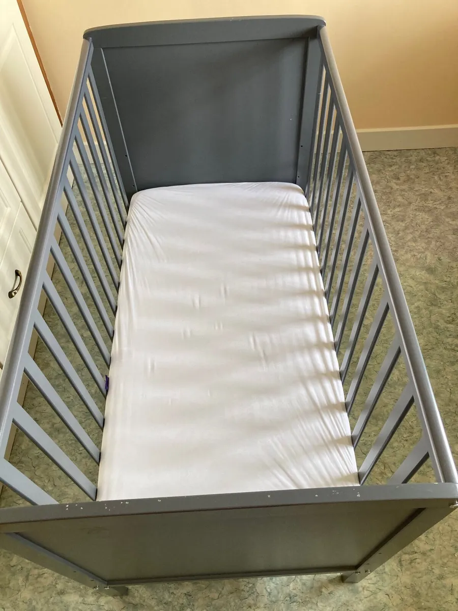 Baby cot - Image 3
