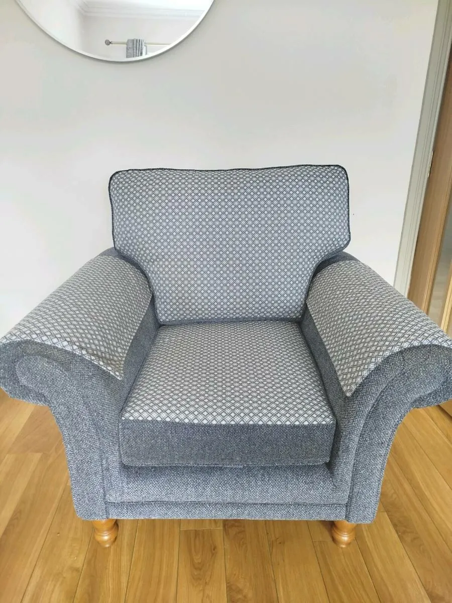 Armchair - Image 1