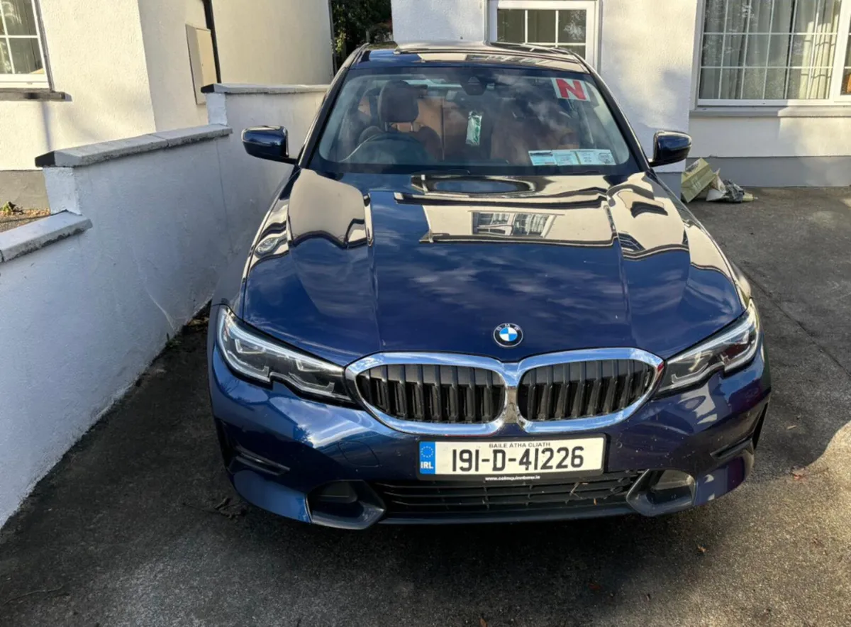 Gorgeous low mileage manual BMW G20 3 series - Image 4