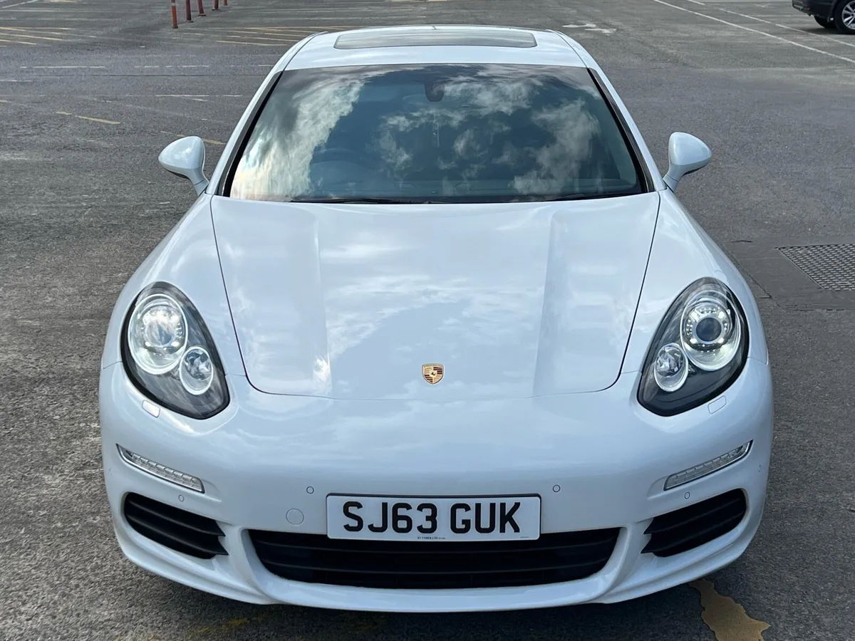 Porsche Panamera 3.0D V6 - Image 1