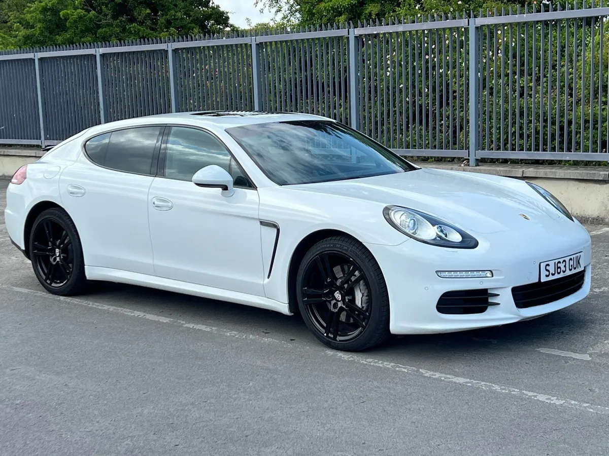 Porsche Panamera 3.0D V6 - Image 2