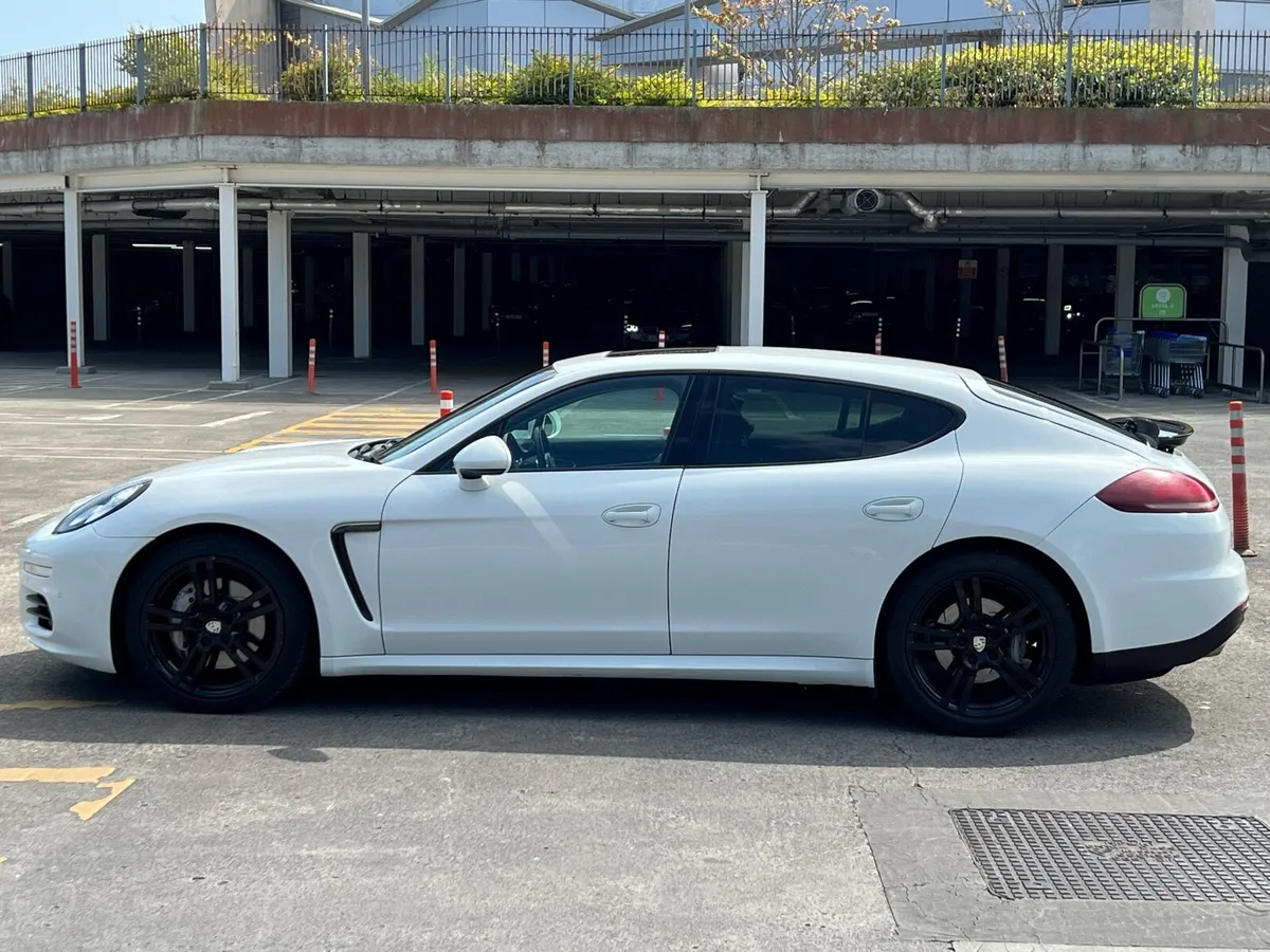 Porsche Panamera 3.0D V6 - Image 4
