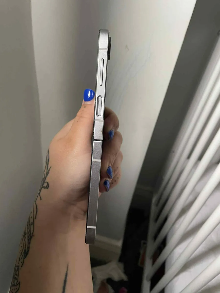 Samsung z flip 6 - Image 2
