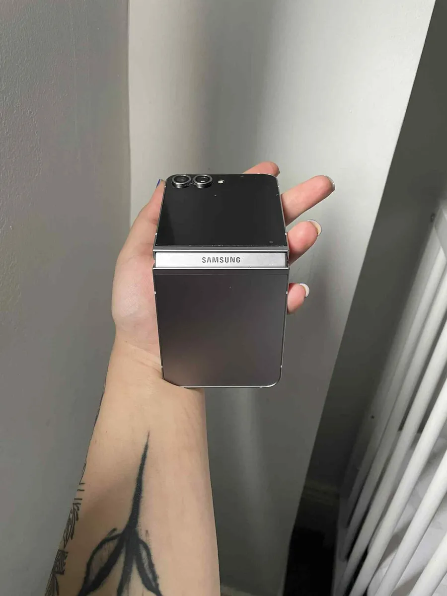 Samsung z flip 6 - Image 4