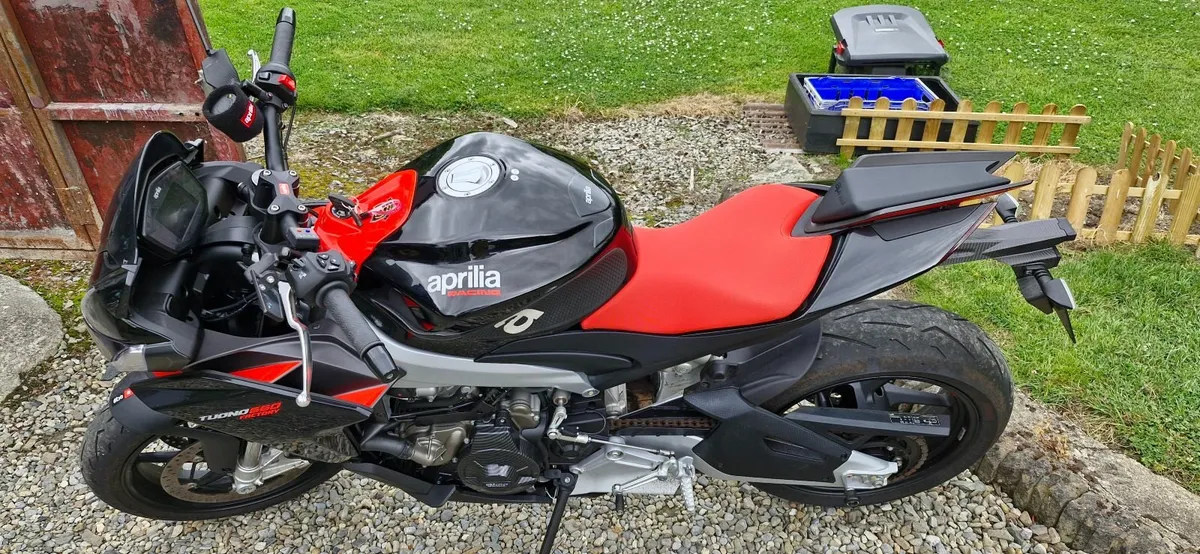 Aprilia  660 Tuono  Factory 2022 - Image 3