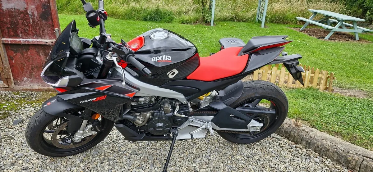 Aprilia  660 Tuono  Factory 2022 - Image 4