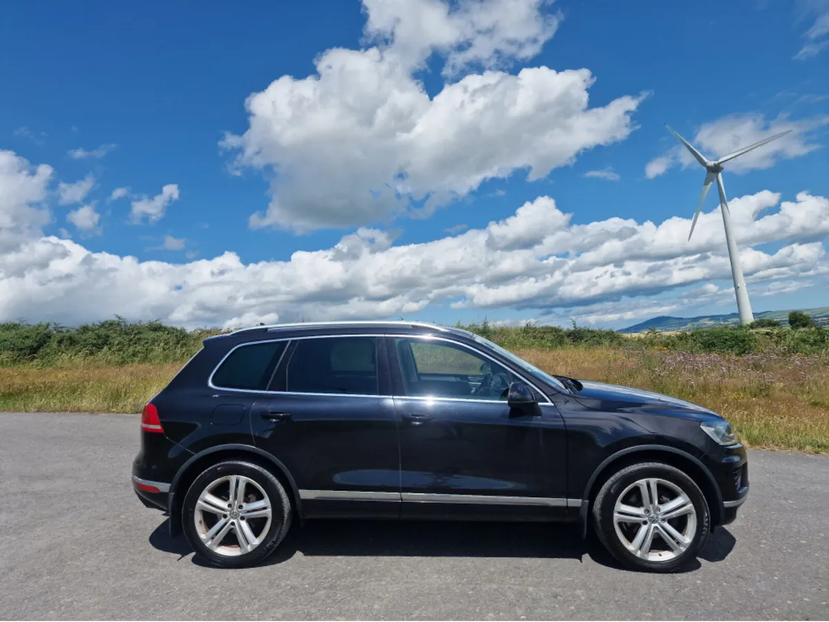 Volkswagen Touareg 3.0 TDI 240BHP 5 SEATER FINANCE - Image 3