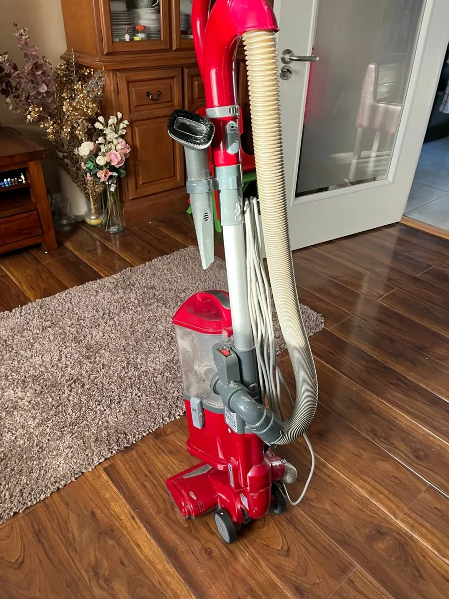 Vacuum  Shark brand NV590UKR 26 FREE FREE - Image 1