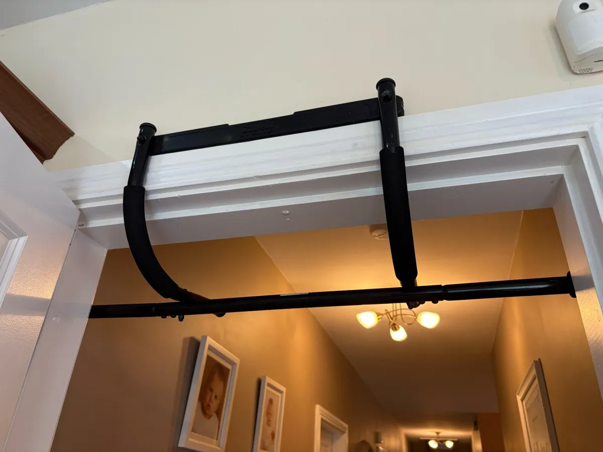 WEIGHT BENCH, CHJN UP, LEGS, WEIGHTS BARS ETC!! - Image 3