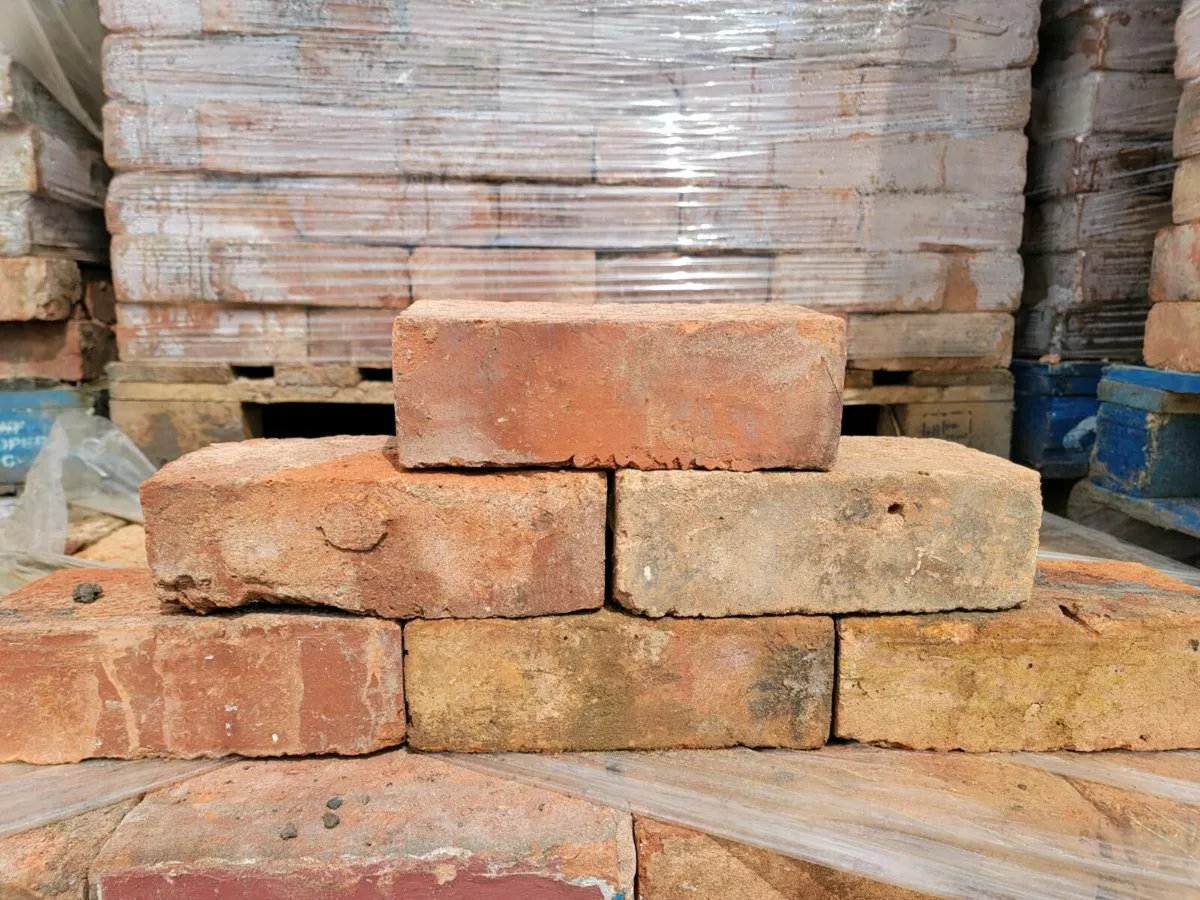 Old salvage brick - Image 1