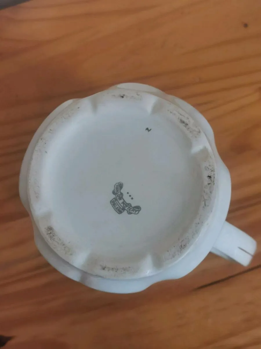Arklow pottery jug - Image 1