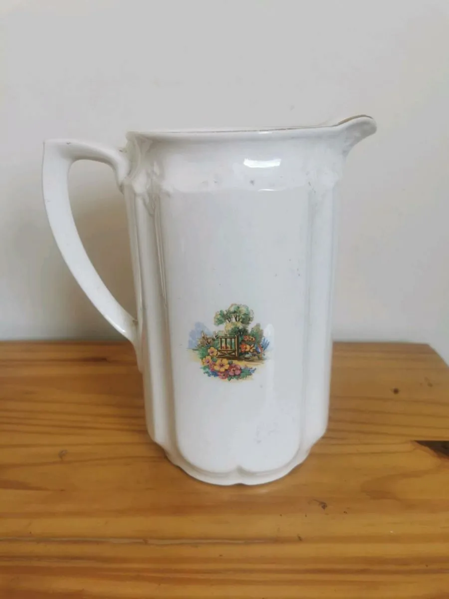 Arklow pottery jug - Image 2