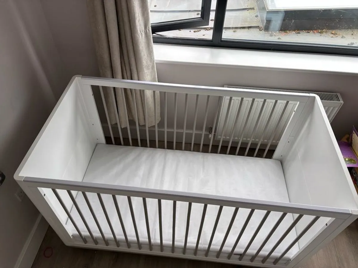 Baby Elegance Lola Cotbed - Image 1