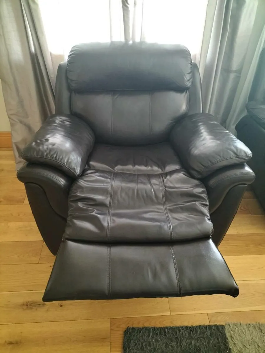 Sofa & 2 Single Seaters - Image 2