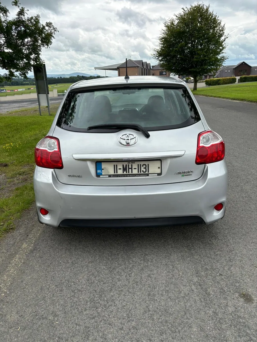 Toyota Auris 2011 diesel Trade sale - Image 4