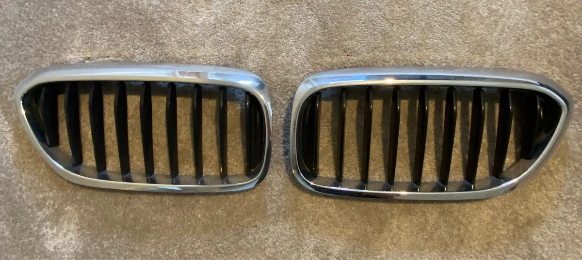 BMW G30 front grill (genuine) - Image 1