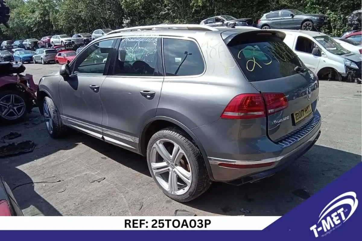 2017 VOLKSWAGEN TOUAREG BREAKING FOR PARTS - Image 4