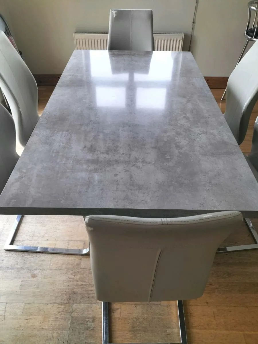 Kitchen Table & Chairs - Image 2