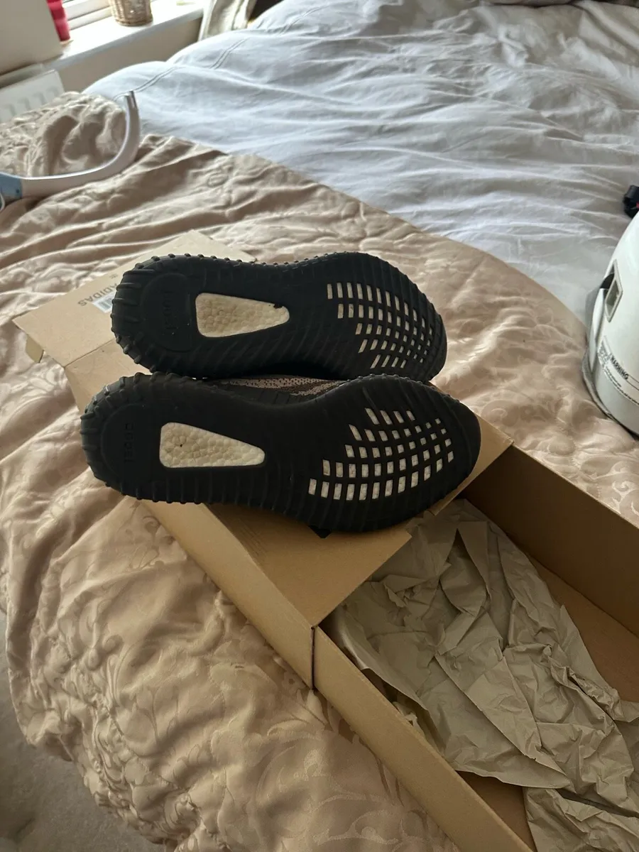 Adidas Yeezy boost 350 - Image 2