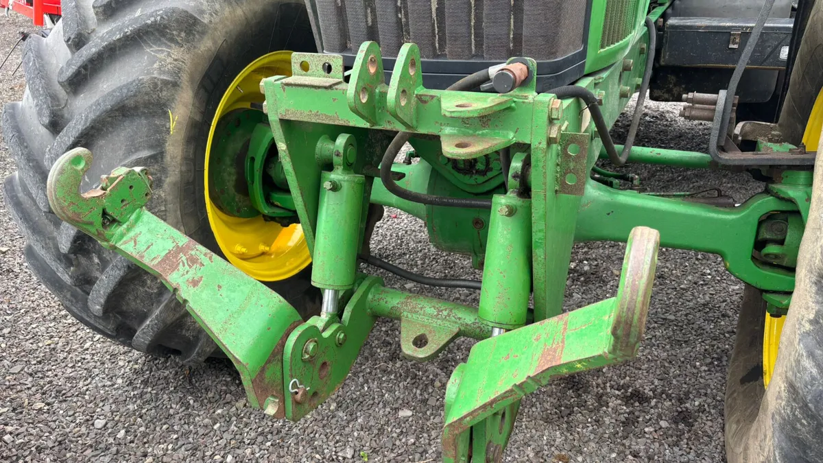 2000 John Deere 7710 - Image 2