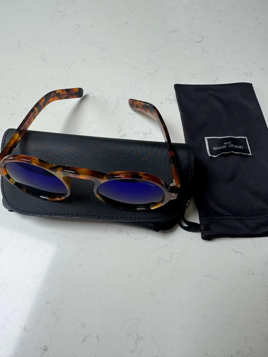 Sun glasses - Image 1
