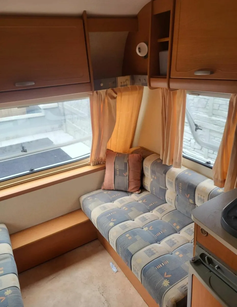 4 birth Caravan - Image 3