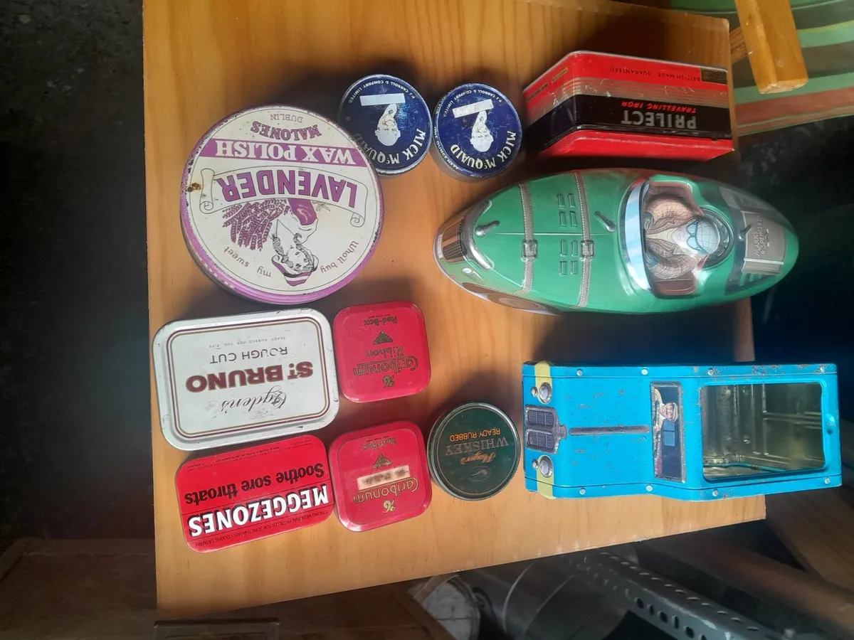 A group  of vintage tins - Image 2