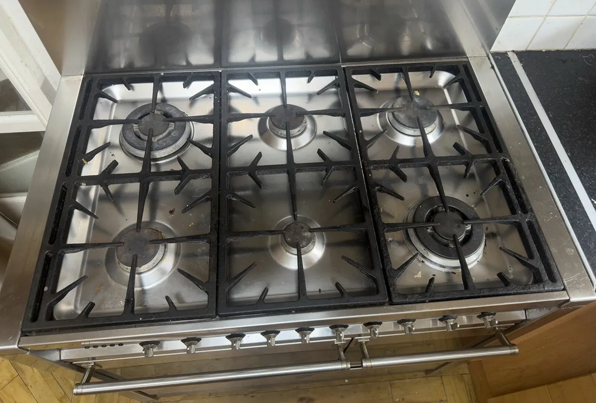 Smeg 100cm dual fuel range cooker - Image 4