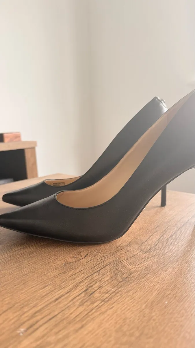 Leather heels - Image 1