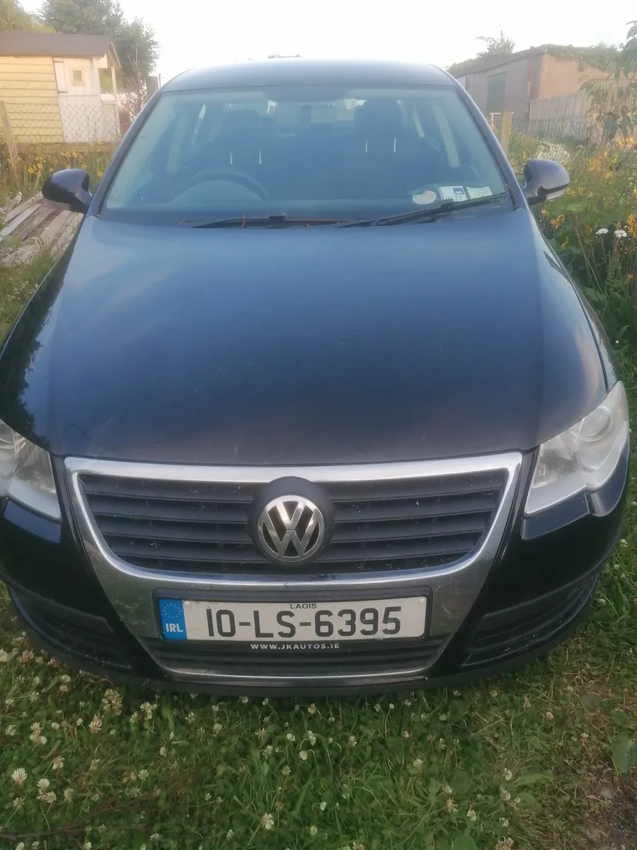 Volkswagen Passat 2010 - Image 1