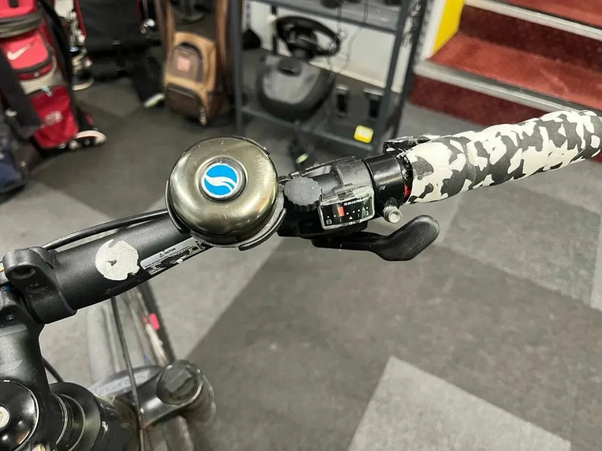 Carrera Hellcat Bike - Image 4