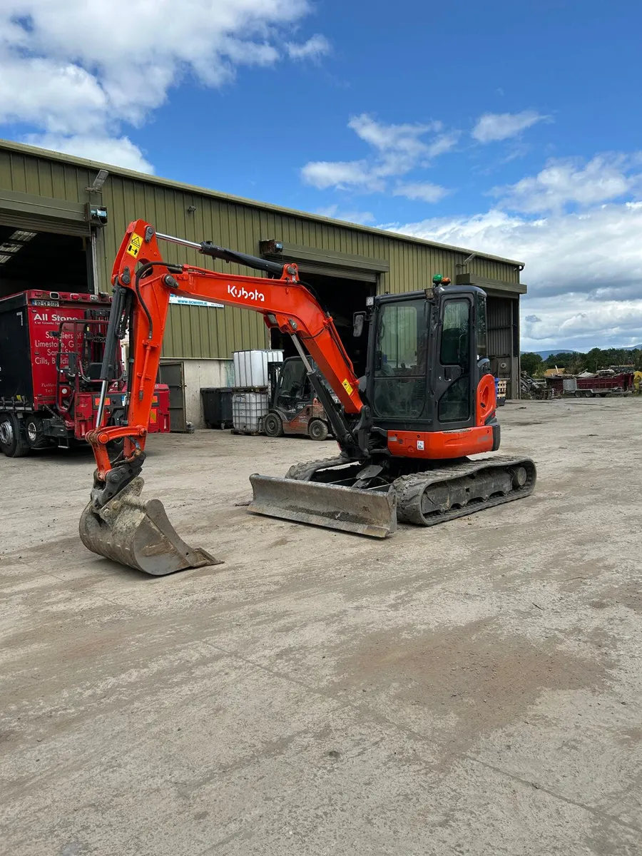 Kubuto 5 ton digger