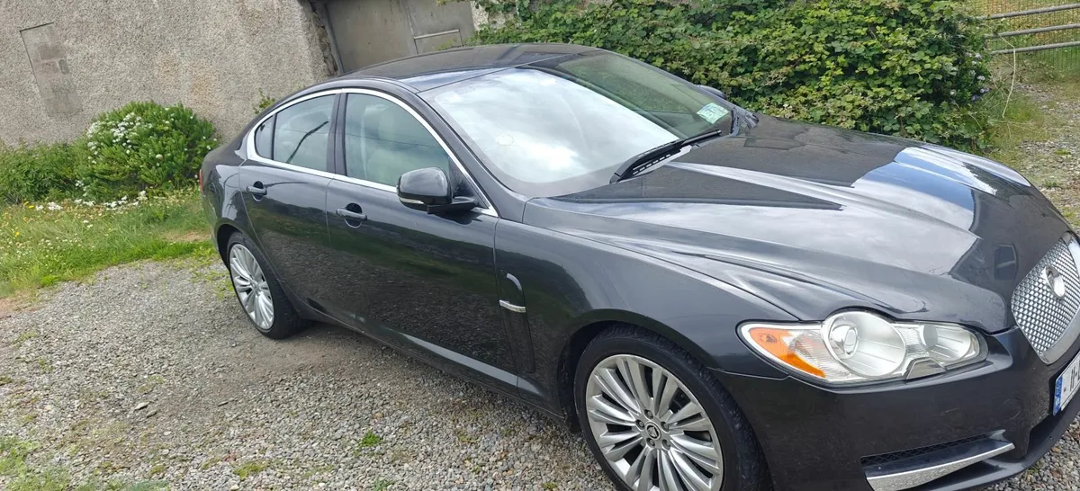 Jaguar XF 2011 - Image 2
