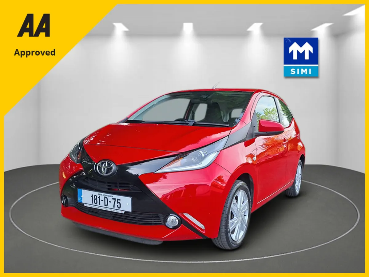 Toyota Aygo 1.0 X-PLAY//Reverse Camera//Alloy whee - Image 2