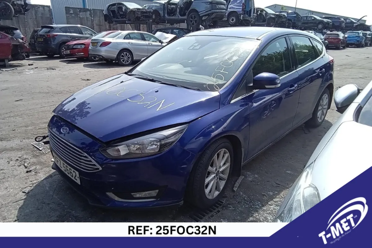 2015 FORD FOCUS BREAKING FOR PARTS - Image 1