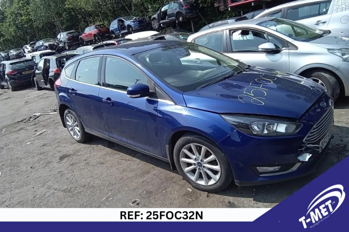2015 FORD FOCUS BREAKING FOR PARTS - Image 3