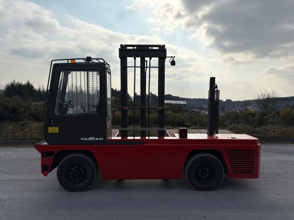 2004 Valmar Terra J Side Loader - Image 2