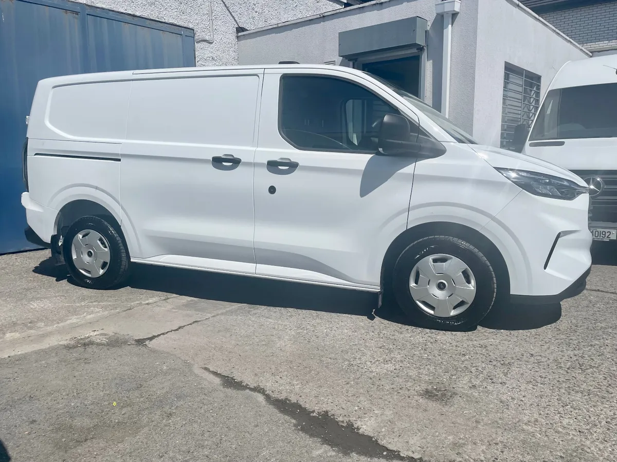 Ford Transit Custom 300S Trend 2.0TDCI 136PS,2024 - Image 2