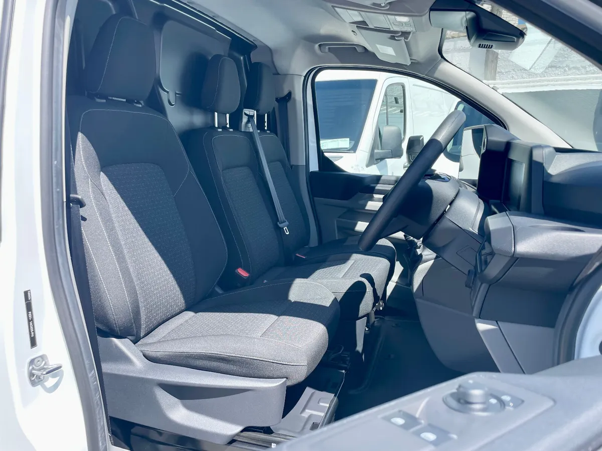Ford Transit Custom 300S Trend 2.0TDCI 136PS,2024 - Image 4