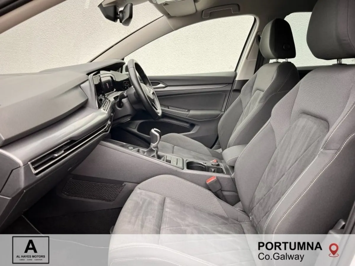 Volkswagen Golf 2022 Style 2.0 TDI 6speed 115BHP - Image 4