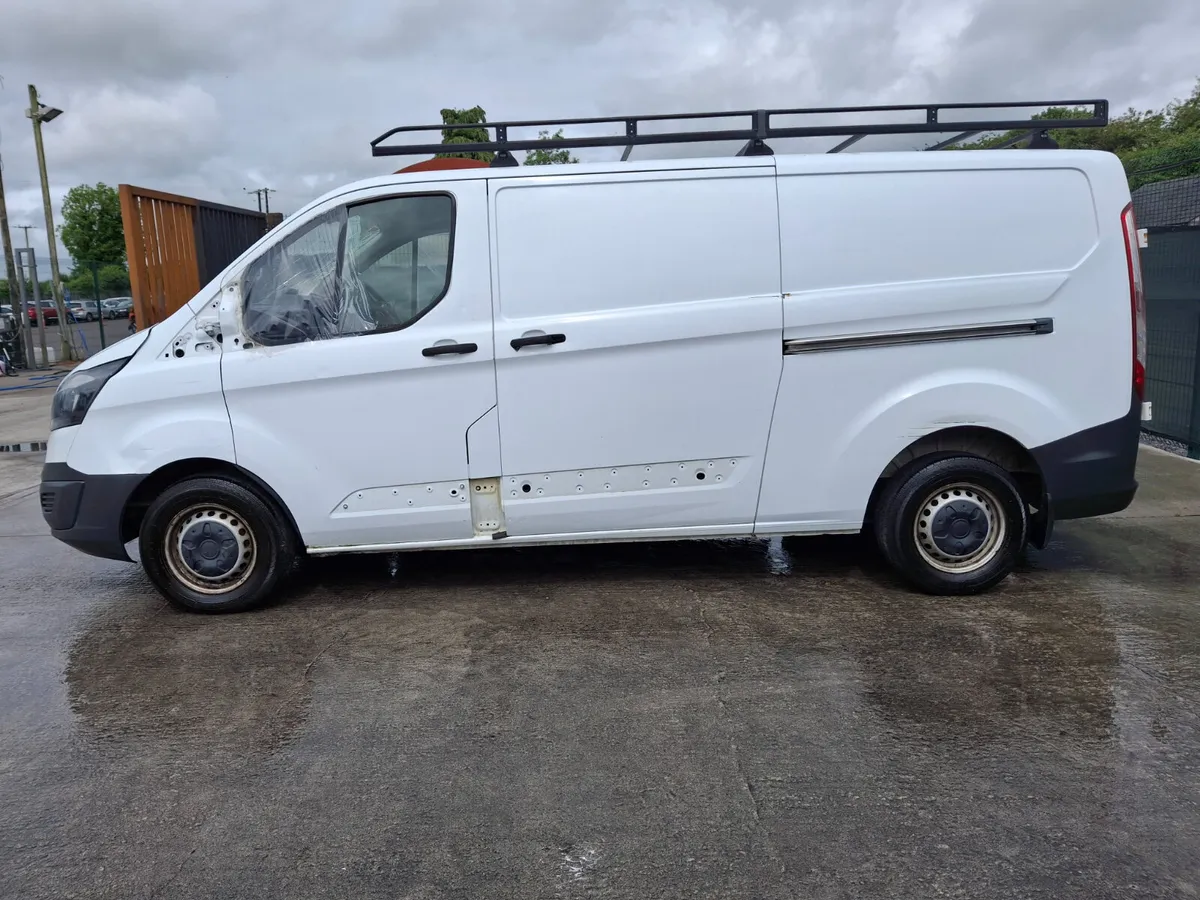 152 Ford Transit Limited Edition 2.2 Diesel - Image 2